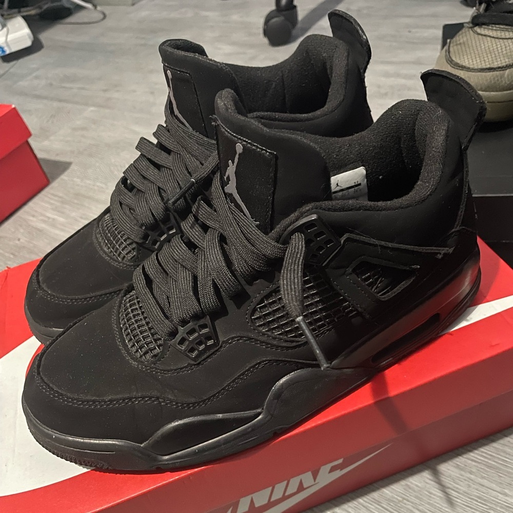 Jordan 4 black cat
